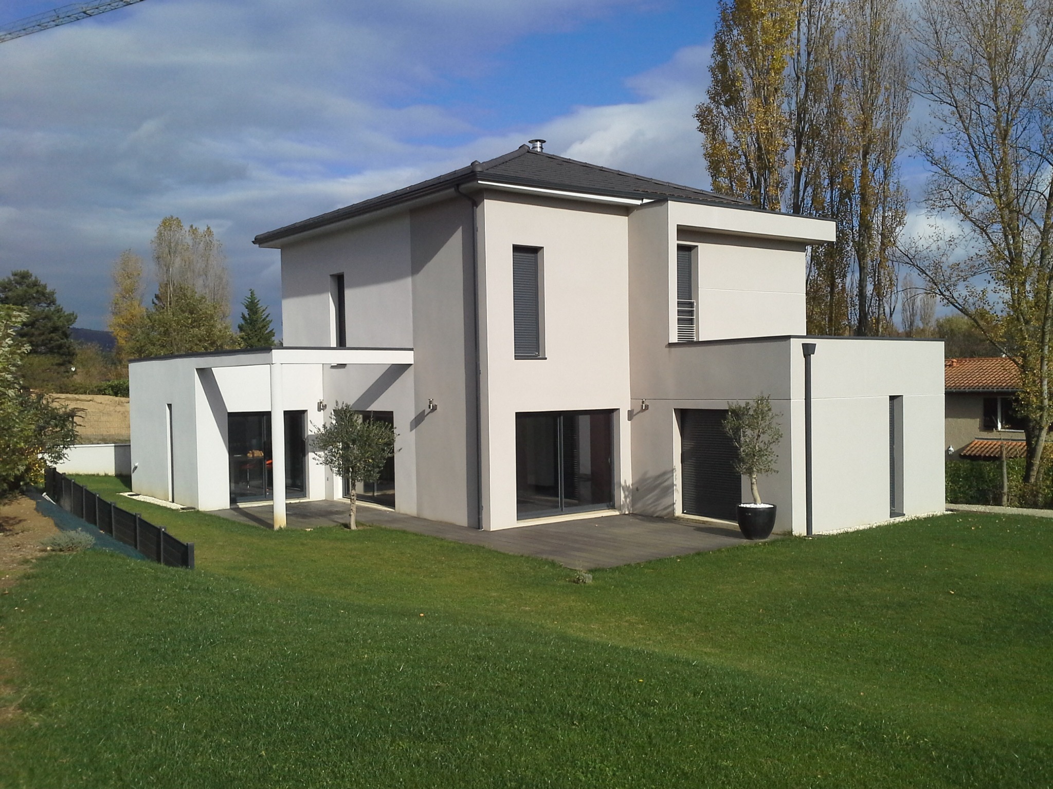 Maison contemporaine — côté jardin