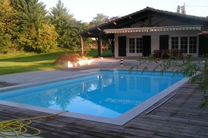 Piscine et terrasse
